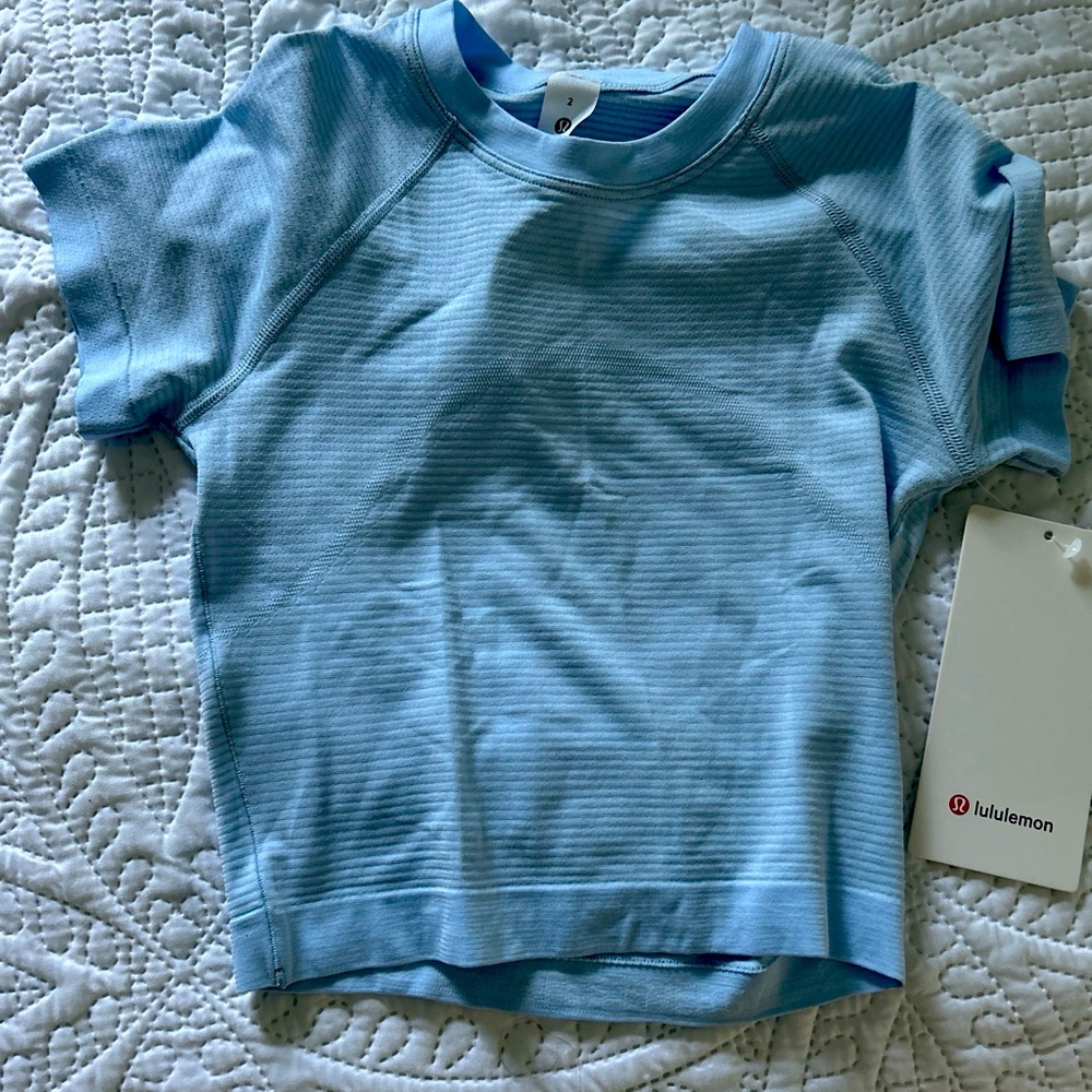 NWT Lululemon Swiftly Tech Cropped Short-sleeve shirt 2.0 Windmill Blue Size 2